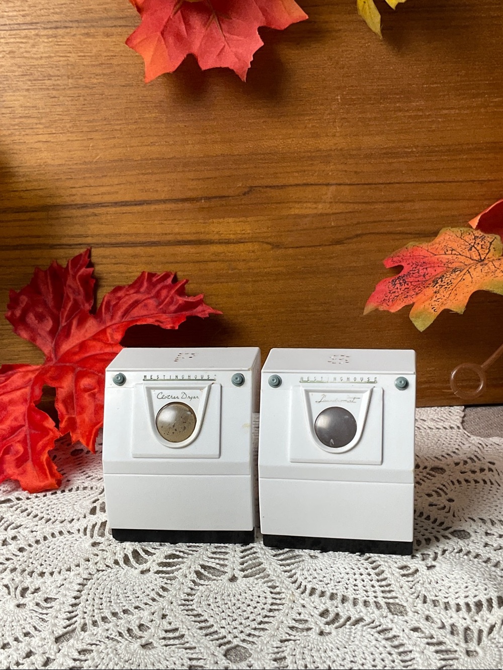 Vintage Westinghouse Washer & Dryer Salt & Pepper Shakers MCM Laundry Twins